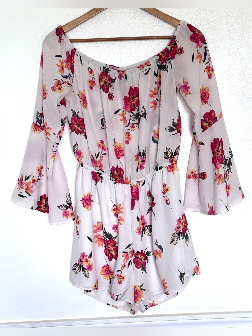 Rue 21 Romper Women’s Large White Floral Off The Shoulder Bell Sleeve Lightweigh